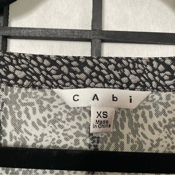 CAbi Ruched sheer blouse Size Small - Picture 3 of 4